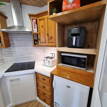 Vimy House * Clifden