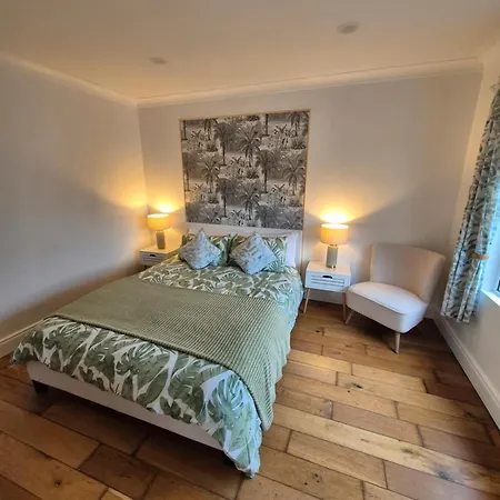 Vimy House * Clifden